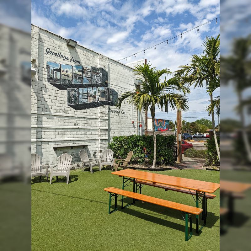 Pillarbox blur on a portrait image